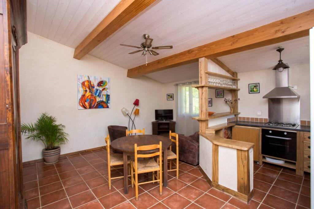 L'Arbre A Soleil Villa Aigues-Vives  Luaran gambar
